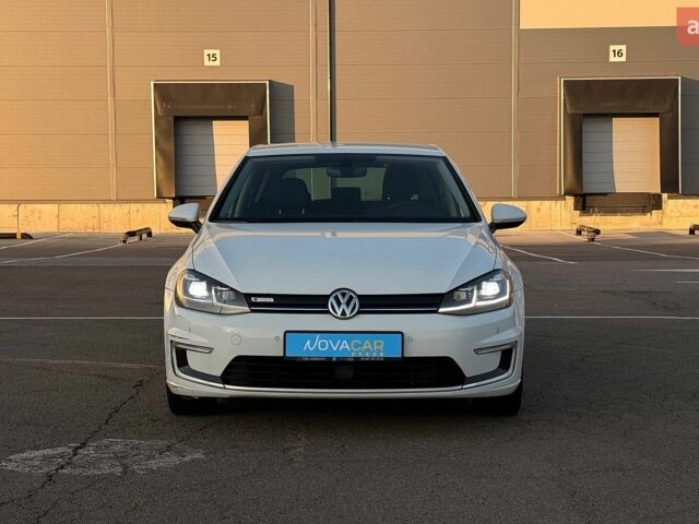 Белый Фольксваген e-Golf, объемом двигателя 0 л и пробегом 99 тыс. км за 13500 $, фото 2 на Automoto.ua