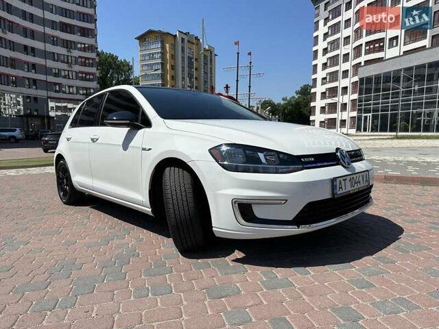 Белый Фольксваген e-Golf, объемом двигателя 0 л и пробегом 20 тыс. км за 15500 $, фото 13 на Automoto.ua