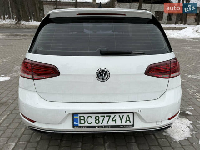 Белый Фольксваген e-Golf, объемом двигателя 0 л и пробегом 84 тыс. км за 11999 $, фото 13 на Automoto.ua
