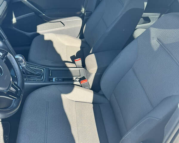 Белый Фольксваген e-Golf, объемом двигателя 0 л и пробегом 117 тыс. км за 11700 $, фото 12 на Automoto.ua