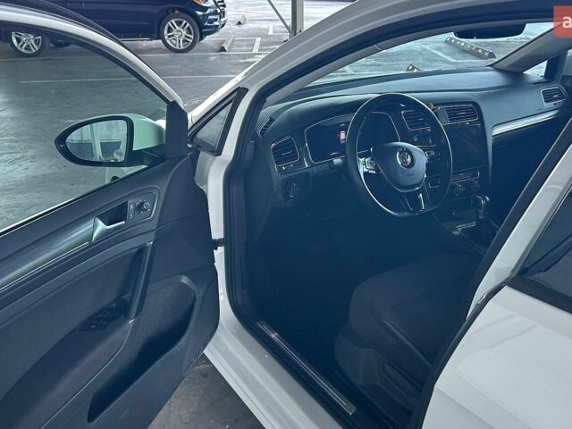 Білий Фольксваген e-Golf, об'ємом двигуна 0 л та пробігом 142 тис. км за 12300 $, фото 9 на Automoto.ua