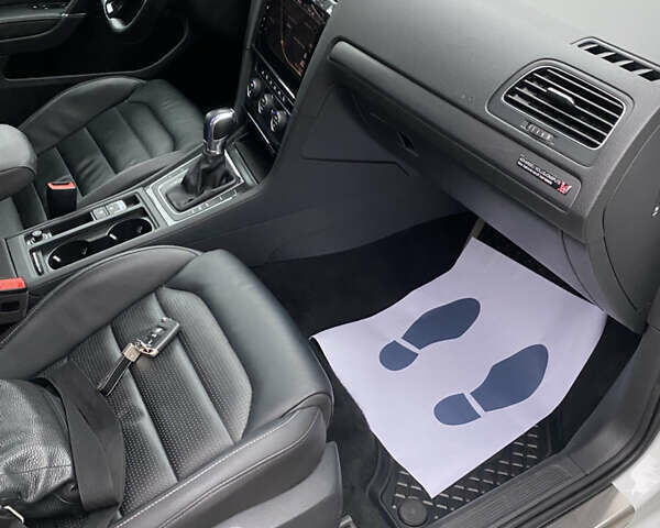 Білий Фольксваген e-Golf, об'ємом двигуна 0 л та пробігом 127 тис. км за 14500 $, фото 15 на Automoto.ua