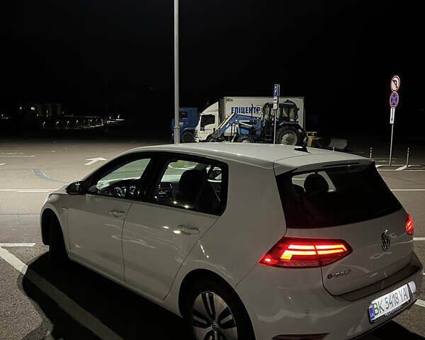 Білий Фольксваген e-Golf, об'ємом двигуна 0 л та пробігом 248 тис. км за 9500 $, фото 8 на Automoto.ua