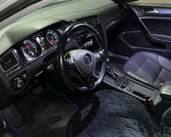 Білий Фольксваген e-Golf, об'ємом двигуна 0 л та пробігом 248 тис. км за 9500 $, фото 10 на Automoto.ua