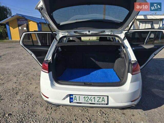 Белый Фольксваген e-Golf, объемом двигателя 0 л и пробегом 130 тыс. км за 11400 $, фото 10 на Automoto.ua