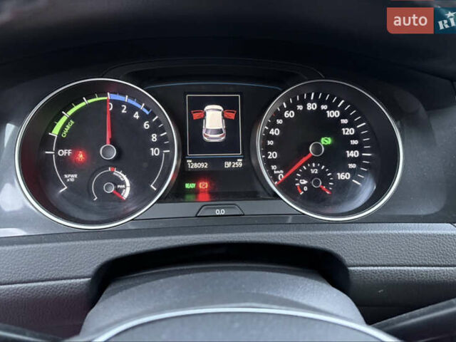 Білий Фольксваген e-Golf, об'ємом двигуна 0 л та пробігом 130 тис. км за 12300 $, фото 5 на Automoto.ua