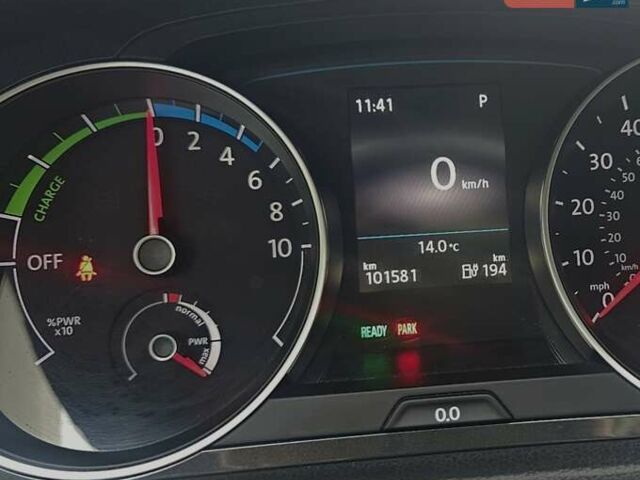 Белый Фольксваген e-Golf, объемом двигателя 0 л и пробегом 101 тыс. км за 12499 $, фото 10 на Automoto.ua