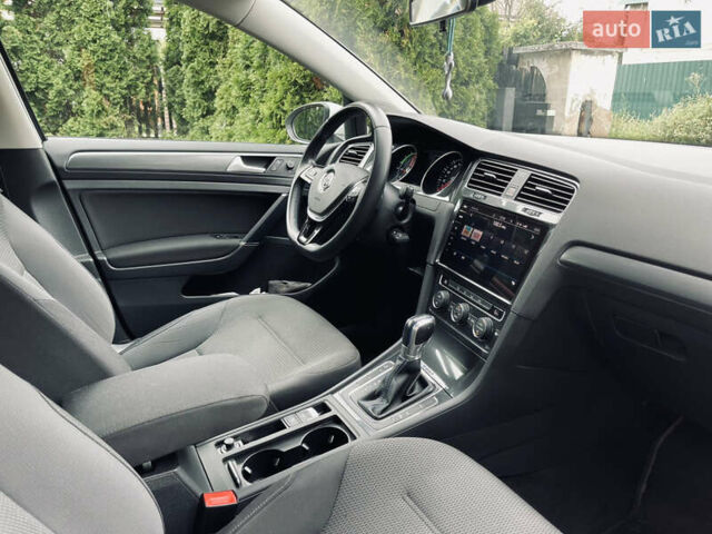 Белый Фольксваген e-Golf, объемом двигателя 0 л и пробегом 112 тыс. км за 13500 $, фото 11 на Automoto.ua
