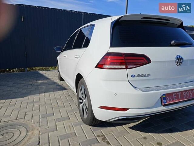Білий Фольксваген e-Golf, об'ємом двигуна 0 л та пробігом 96 тис. км за 13150 $, фото 10 на Automoto.ua