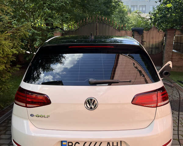 Белый Фольксваген e-Golf, объемом двигателя 0 л и пробегом 74 тыс. км за 11300 $, фото 8 на Automoto.ua