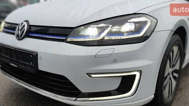Белый Фольксваген e-Golf, объемом двигателя 0 л и пробегом 89 тыс. км за 12999 $, фото 5 на Automoto.ua