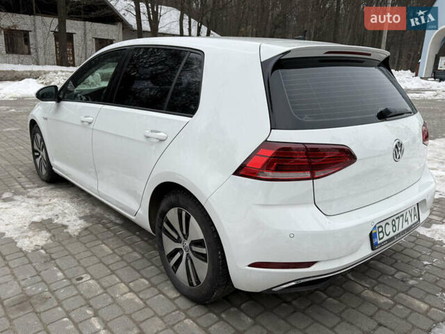 Белый Фольксваген e-Golf, объемом двигателя 0 л и пробегом 84 тыс. км за 11999 $, фото 12 на Automoto.ua