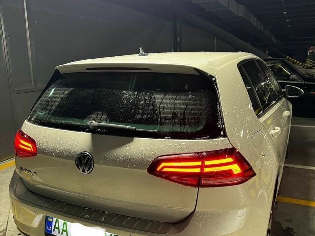 Белый Фольксваген e-Golf, объемом двигателя 0 л и пробегом 100 тыс. км за 14000 $, фото 5 на Automoto.ua