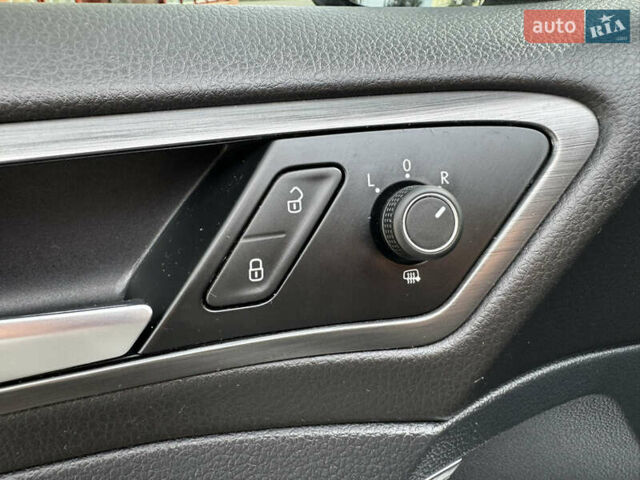 Белый Фольксваген e-Golf, объемом двигателя 0 л и пробегом 78 тыс. км за 14000 $, фото 18 на Automoto.ua
