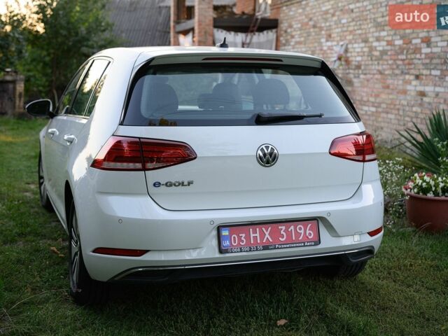 Белый Фольксваген e-Golf, объемом двигателя 0 л и пробегом 139 тыс. км за 11900 $, фото 5 на Automoto.ua