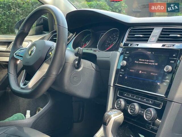 Білий Фольксваген e-Golf, об'ємом двигуна 0 л та пробігом 110 тис. км за 13530 $, фото 15 на Automoto.ua