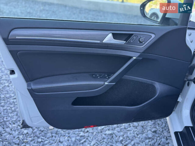 Білий Фольксваген e-Golf, об'ємом двигуна 0 л та пробігом 197 тис. км за 11999 $, фото 9 на Automoto.ua