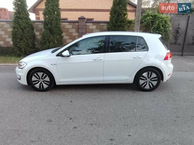 Белый Фольксваген e-Golf, объемом двигателя 0 л и пробегом 142 тыс. км за 12500 $, фото 9 на Automoto.ua
