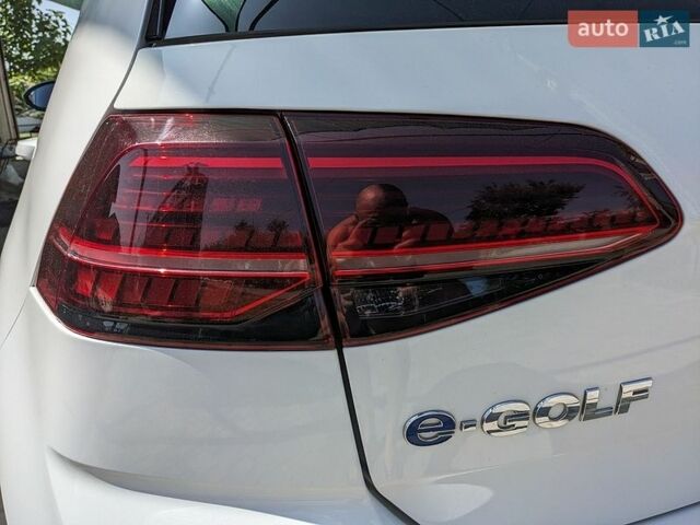 Белый Фольксваген e-Golf, объемом двигателя 0 л и пробегом 168 тыс. км за 13000 $, фото 3 на Automoto.ua