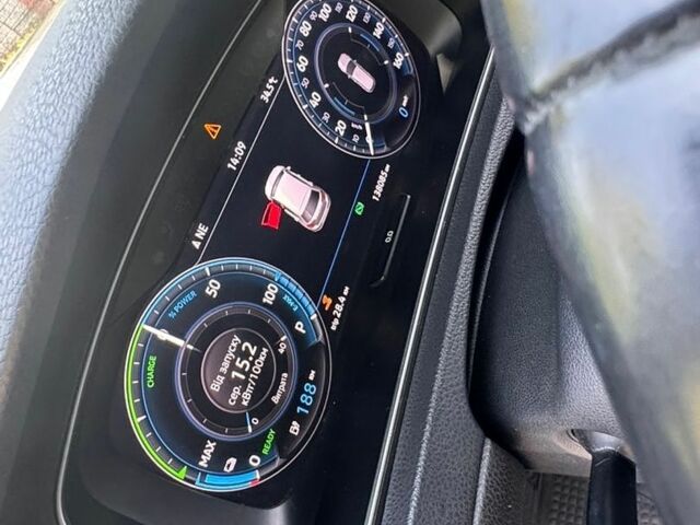 Белый Фольксваген e-Golf, объемом двигателя 0 л и пробегом 139 тыс. км за 12450 $, фото 33 на Automoto.ua
