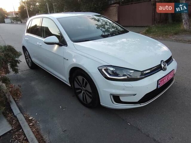 Белый Фольксваген e-Golf, объемом двигателя 0 л и пробегом 142 тыс. км за 12500 $, фото 5 на Automoto.ua