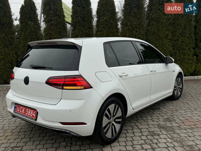 Белый Фольксваген e-Golf, объемом двигателя 0 л и пробегом 97 тыс. км за 11555 $, фото 15 на Automoto.ua