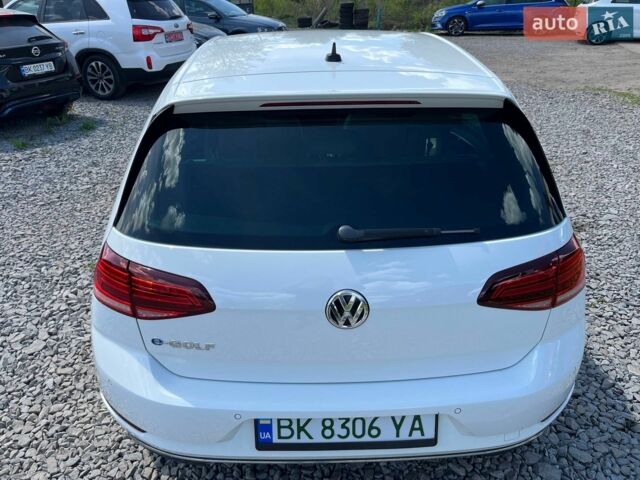 Білий Фольксваген e-Golf, об'ємом двигуна 0 л та пробігом 135 тис. км за 14690 $, фото 7 на Automoto.ua