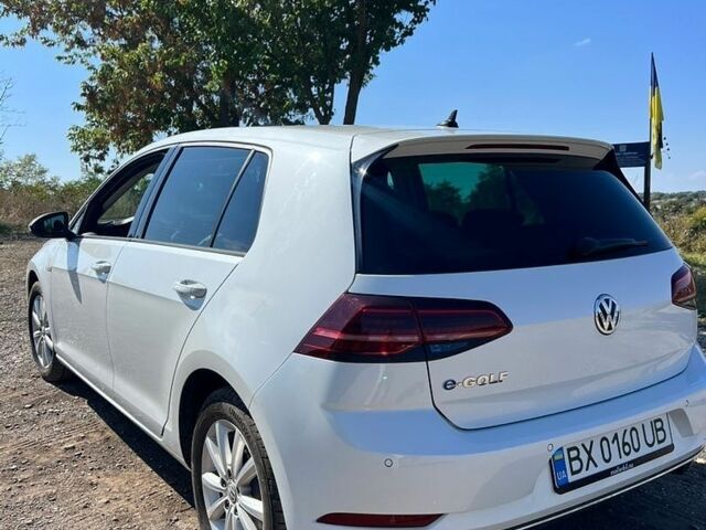 Білий Фольксваген e-Golf, об'ємом двигуна 0 л та пробігом 61 тис. км за 14999 $, фото 6 на Automoto.ua