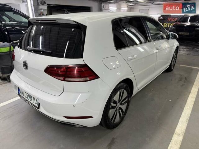 Білий Фольксваген e-Golf, об'ємом двигуна 0 л та пробігом 77 тис. км за 11000 $, фото 4 на Automoto.ua