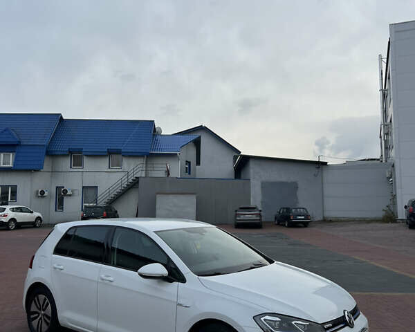 Білий Фольксваген e-Golf, об'ємом двигуна 0 л та пробігом 140 тис. км за 12500 $, фото 9 на Automoto.ua