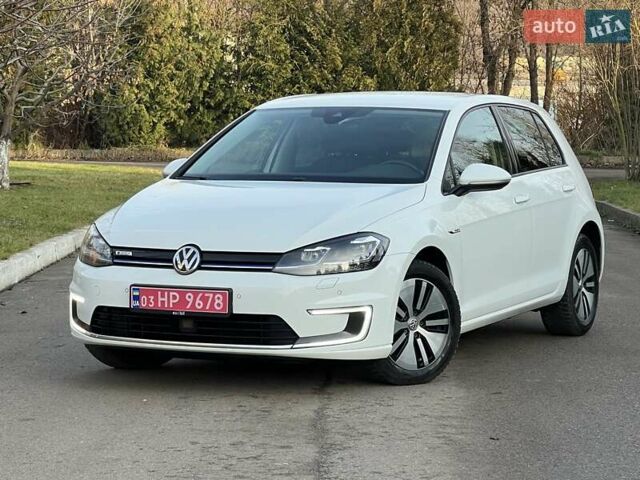 Белый Фольксваген e-Golf, объемом двигателя 0 л и пробегом 129 тыс. км за 11950 $, фото 7 на Automoto.ua