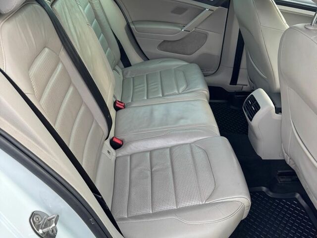 Белый Фольксваген e-Golf, объемом двигателя 0 л и пробегом 156 тыс. км за 13700 $, фото 15 на Automoto.ua