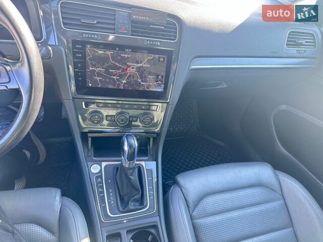 Белый Фольксваген e-Golf, объемом двигателя 0 л и пробегом 137 тыс. км за 13300 $, фото 9 на Automoto.ua