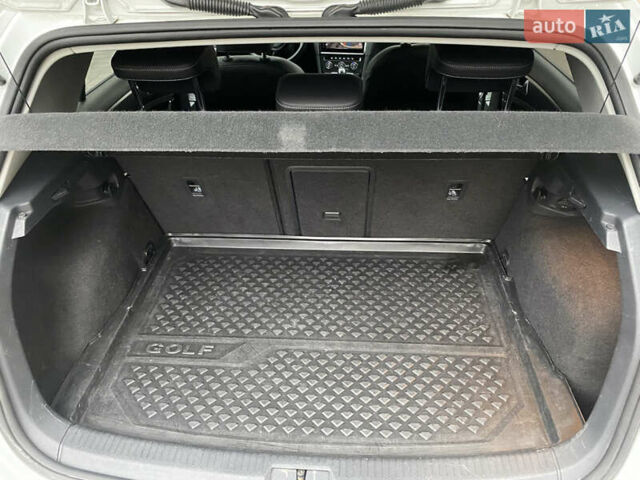 Білий Фольксваген e-Golf, об'ємом двигуна 0 л та пробігом 127 тис. км за 17000 $, фото 10 на Automoto.ua