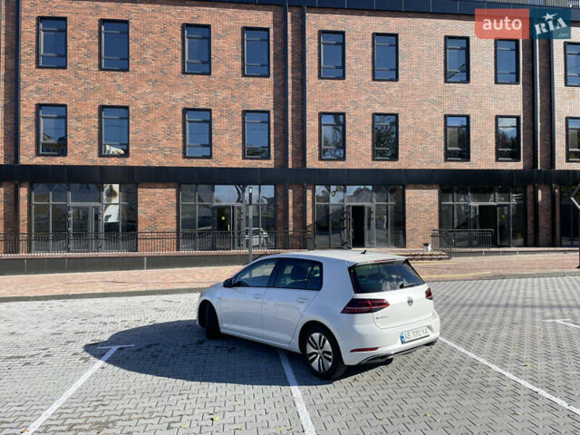 Белый Фольксваген e-Golf, объемом двигателя 0 л и пробегом 89 тыс. км за 14700 $, фото 15 на Automoto.ua