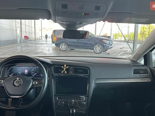 Білий Фольксваген e-Golf, об'ємом двигуна 0 л та пробігом 142 тис. км за 12300 $, фото 12 на Automoto.ua