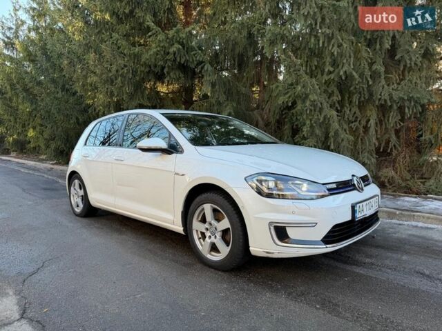 Белый Фольксваген e-Golf, объемом двигателя 0 л и пробегом 94 тыс. км за 15400 $, фото 8 на Automoto.ua