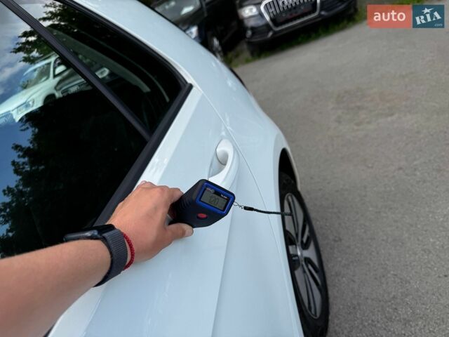 Білий Фольксваген e-Golf, об'ємом двигуна 0 л та пробігом 119 тис. км за 12800 $, фото 32 на Automoto.ua