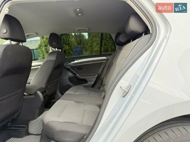 Білий Фольксваген e-Golf, об'ємом двигуна 0 л та пробігом 167 тис. км за 11800 $, фото 10 на Automoto.ua