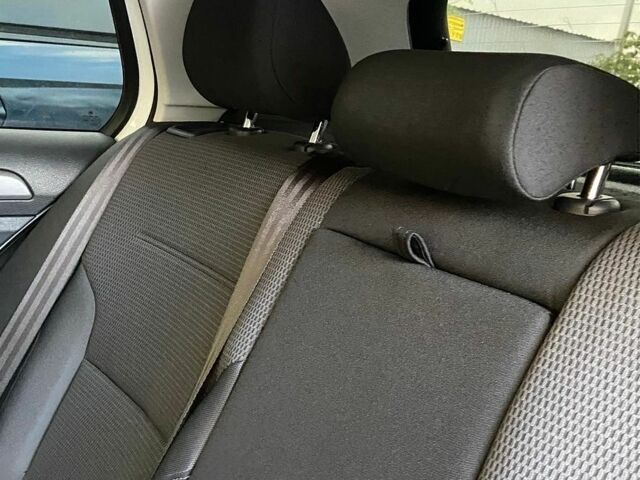 Белый Фольксваген e-Golf, объемом двигателя 0 л и пробегом 116 тыс. км за 12100 $, фото 13 на Automoto.ua