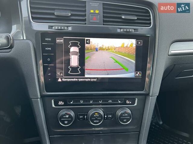 Белый Фольксваген e-Golf, объемом двигателя 0 л и пробегом 129 тыс. км за 11950 $, фото 15 на Automoto.ua