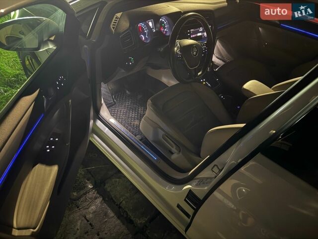 Белый Фольксваген e-Golf, объемом двигателя 0 л и пробегом 156 тыс. км за 13700 $, фото 19 на Automoto.ua