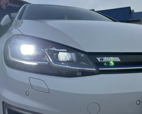 Білий Фольксваген e-Golf, об'ємом двигуна 0 л та пробігом 140 тис. км за 12500 $, фото 50 на Automoto.ua