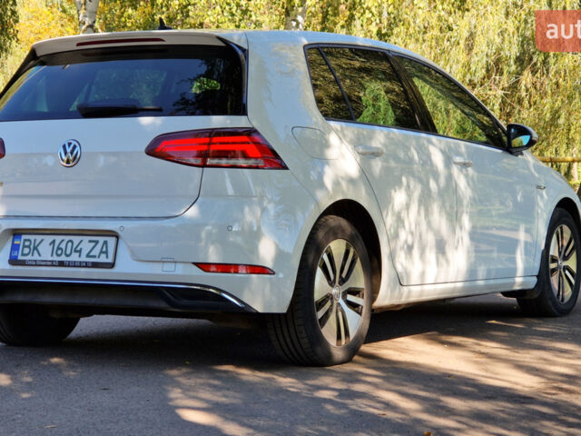 Белый Фольксваген e-Golf, объемом двигателя 0 л и пробегом 149 тыс. км за 11800 $, фото 6 на Automoto.ua
