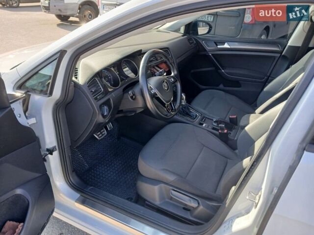 Білий Фольксваген e-Golf, об'ємом двигуна 0 л та пробігом 85 тис. км за 12900 $, фото 9 на Automoto.ua