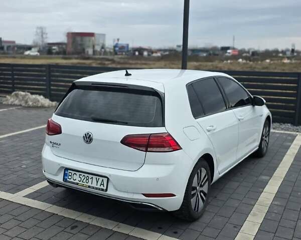 Белый Фольксваген e-Golf, объемом двигателя 0 л и пробегом 76 тыс. км за 12300 $, фото 4 на Automoto.ua