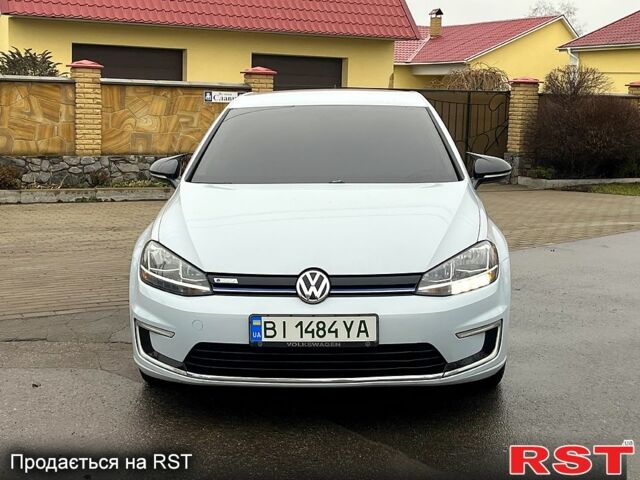 Белый Фольксваген e-Golf, объемом двигателя 0 л и пробегом 142 тыс. км за 12800 $, фото 4 на Automoto.ua