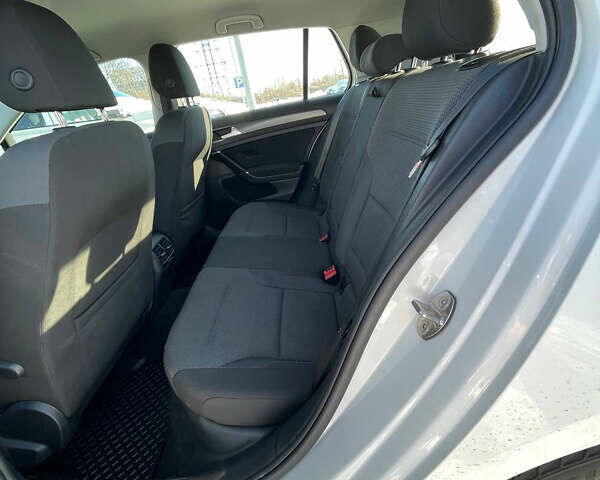 Білий Фольксваген e-Golf, об'ємом двигуна 0 л та пробігом 57 тис. км за 11500 $, фото 12 на Automoto.ua
