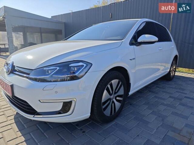 Білий Фольксваген e-Golf, об'ємом двигуна 0 л та пробігом 96 тис. км за 13150 $, фото 4 на Automoto.ua
