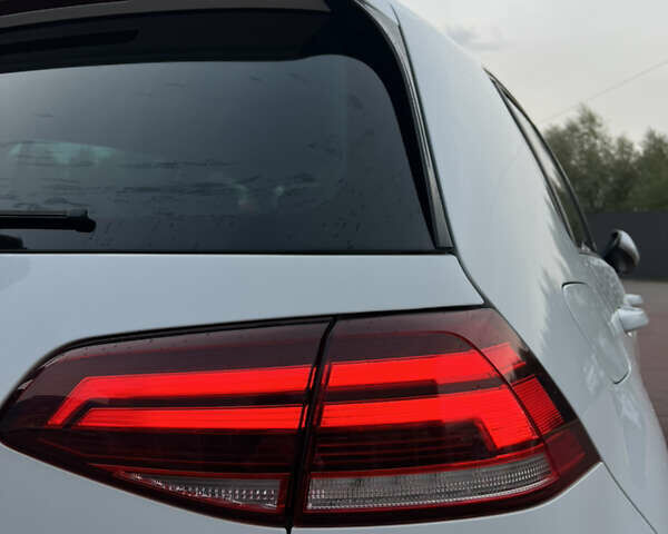 Білий Фольксваген e-Golf, об'ємом двигуна 0 л та пробігом 140 тис. км за 12500 $, фото 52 на Automoto.ua